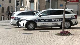 יום אחרי פיגוע הדריסה בשכונת רמות בירושלים - ניידות משטרה פרוסות ברחבי העיר