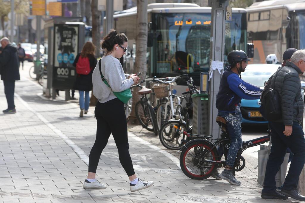 רמזור אדום (צילום: מוטי לבטון) פפראצי