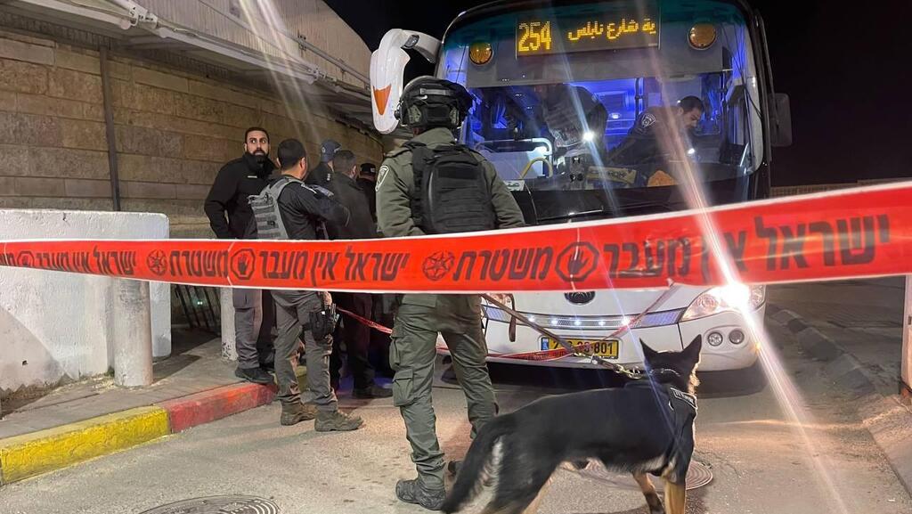 זירת הפיגוע במחסום שועפט (צילום: דוברות משטרה) זירת הפיגוע
