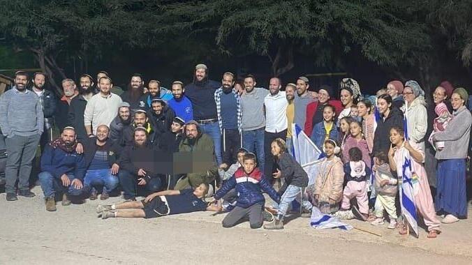 חגיגות המתיישבים לאחר ההודעה על הסדרה של 10 מאחזים