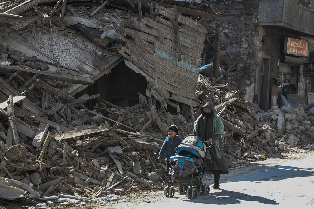La Turquie a détruit le tremblement de terre de la province de Tai