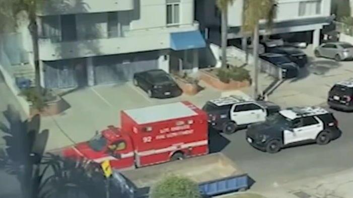 Scene of the attack on a Jewish man leaving a Los Angeles synagogue זירת ירי ב לוס אנג'לס ב-15 בפברואר שבו נפצע יהודי שיצא מ בית כנסת ארה"ב