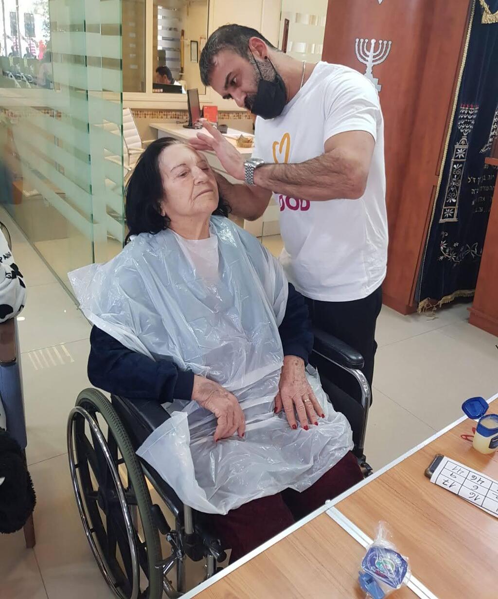צילום: מיטל אסור חגיגות יום המעשים הטובים בית אבות