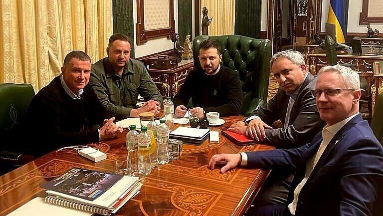 Israeli lawmakers Yuli Edelstein and Zeev Elkin together with Israel's ambassador in Ukraine Michael Brodsky meet with Ukraine's President Volodymyr Zelensky, in Kyiv, Ukraine 