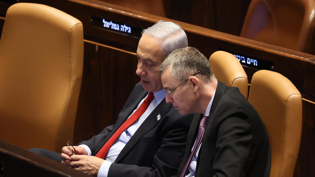 נתניהו ולוין. ראיות לא היו, אבל ההערכה הייתה שרה"מ הפר את ההסדר עם שר המשפטים (צילום: עמית שאבי) מליאת הכנסת