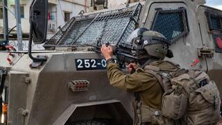 לוחם צה"ל בפעילות בשכם. לא רק יחידות מסוערבות פעילות כוחות צה"ל בשכם וביהודה ושומרון