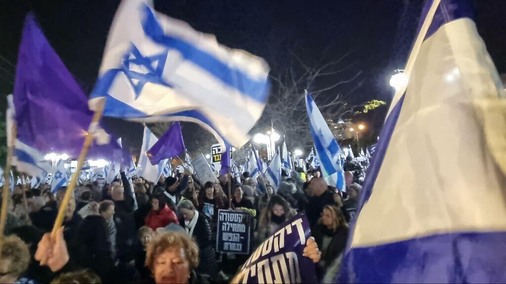 המחאה בבא שבע (צילום: רועי עידן) הפגנה בבאר שבע נגד המהפכה המשפטית