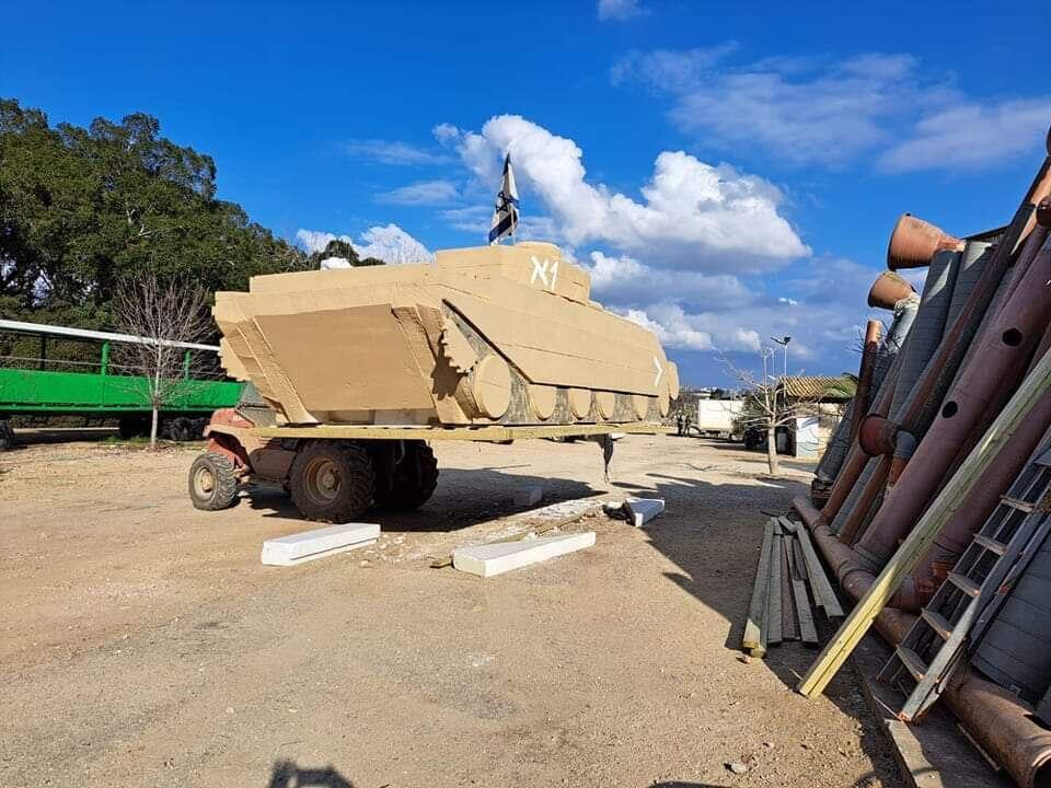 מיצג הטנק בקיסריה לוחמי כיפור 1973 ממשיכים במסע טנק האחדות ומגילת העצמאות