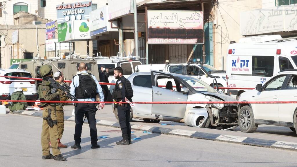 כוחות צה"ל בזירת הפיגוע במחסום חווארה  