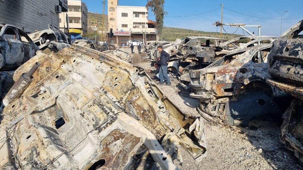 Burnt cars in Huwara (Photo: Ido Erez) מכוניות שרופות בחווארה
