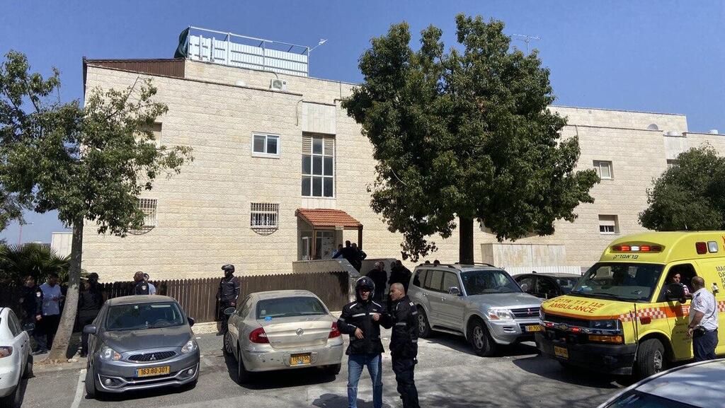 זירת הפיצוץ (צילום: גיל יוחנן) זירת הפיצוץ בפסגת זאב