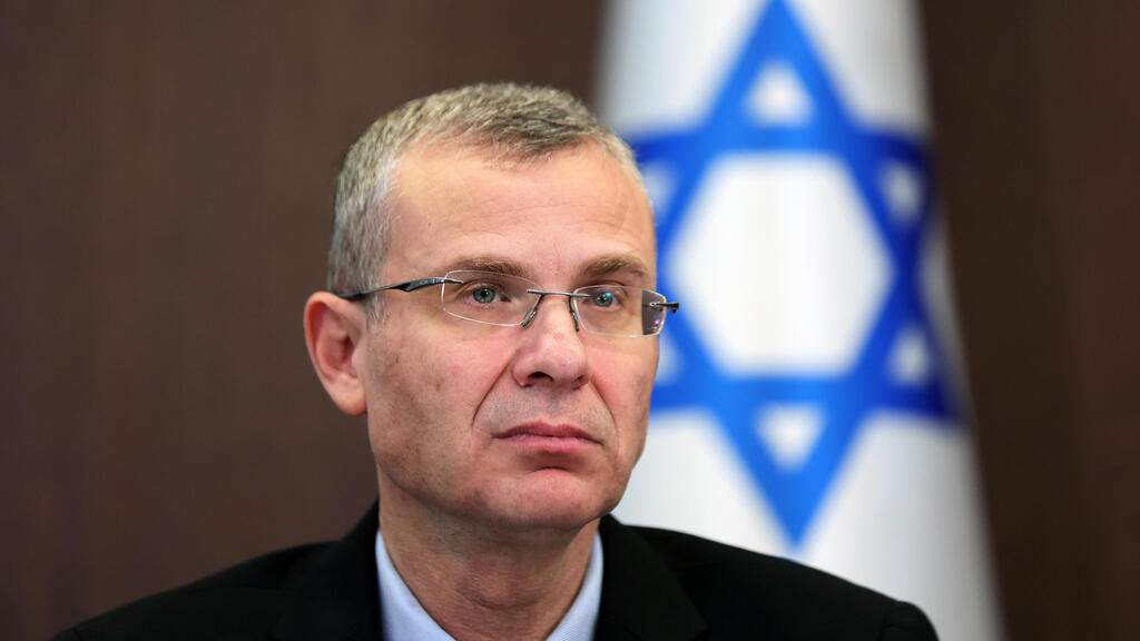 "'מחריב' לוין מוכן לשרוף את המדינה על אגו". שר המשפטים (צילום: EPA ) יריב לוין
