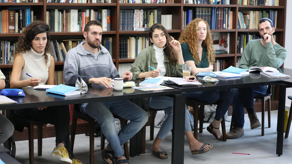 "מלמדים לחשוב בצורה ביקורתית ולפתח חשיבה מורכבת". המרכז האקדמי שלם (צילום: אביר סולטן) "מלמדים לחשוב בצורה ביקורתית ולפתח חשיבה מורכבת". המרכז האקדמי שלם