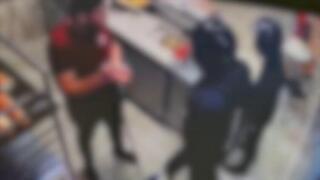 תיעוד האיומים על בעל המסעדה תיעוד האיומים על בעל המסעדה