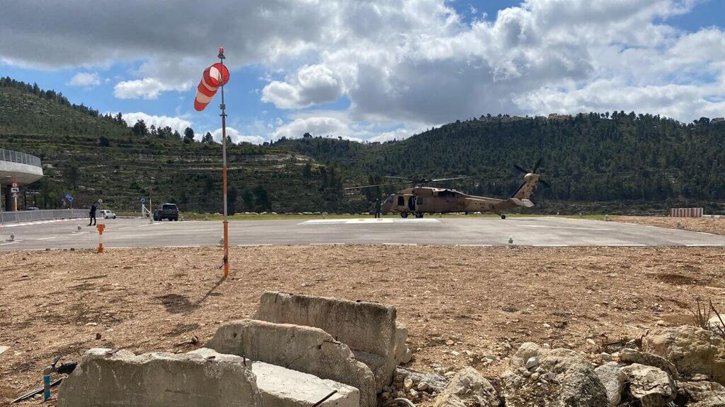 המסוק של חיל האוויר אוסף את בנימין ושרה נתניהו לנתב''ג
