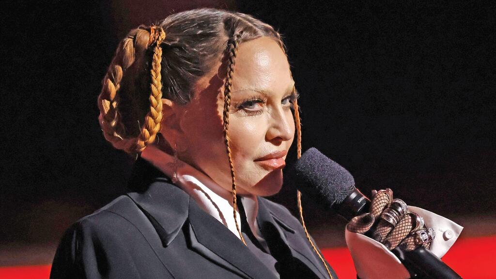Madonna at the 2023 Grammy Awards (Photo: GettyImages/Kevin Winter) מדונה