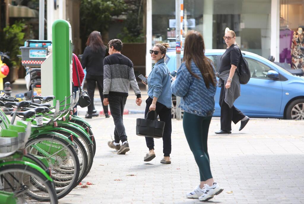 היא הכי סטארית שיש (צילום: מוטי לבטון) פפראצי