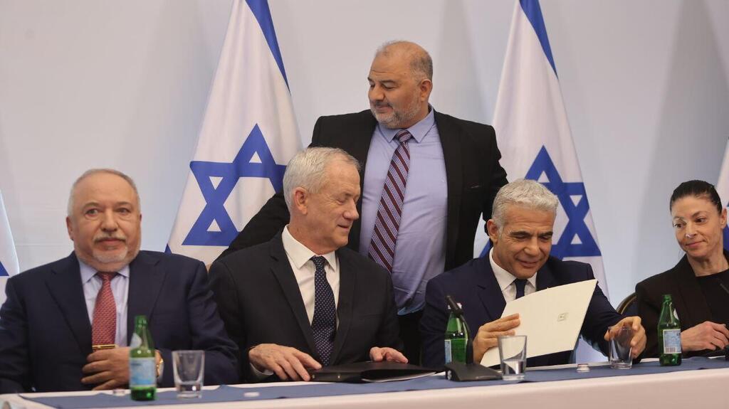 ראשי האופוזיציה (צילום: מוטי קמחי ) ראשי האופוזיציה בהצהרה לתקשורת