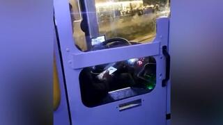 נהג אוטובוס קו 350 מבצע עבירות תנועה בזמן נהיגה