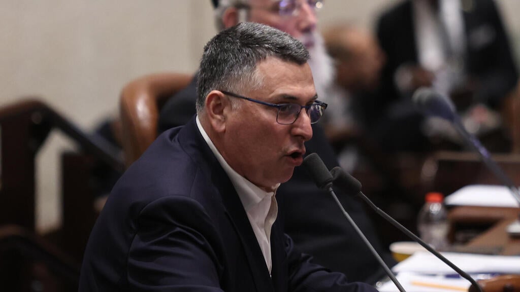 "החוק הזה לא יעבור את הביקורת השיפוטית". סער (צילום: אלכס קולומויסקי) גדעון סער