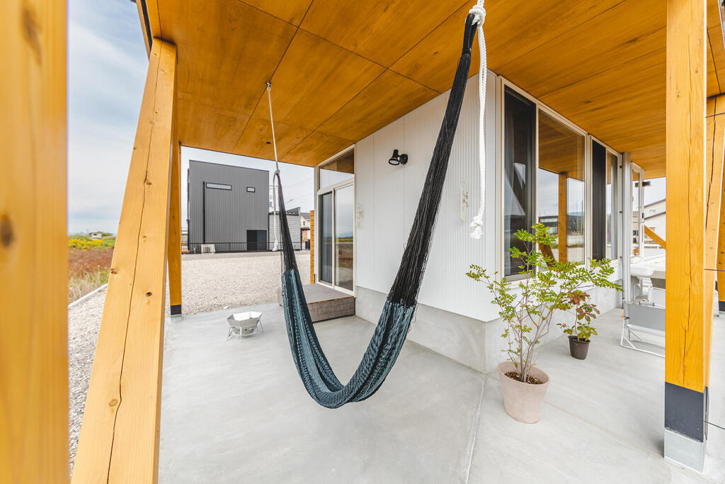 בית עמיד מבטון ומקורות עץ (צילום: Shinya Tsugata, Ushijima Architects) בית עמיד לשטפונות ביפן