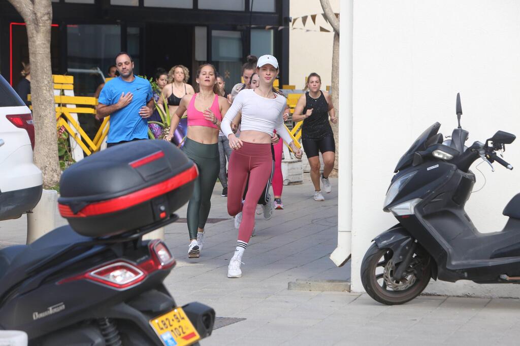 יאללה, להתעורר (צילום: מוטי לבטון) פפראצי