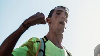 היסטוריה: סובל משיתוק מוחין סיים מרתון וריגש מיליונים