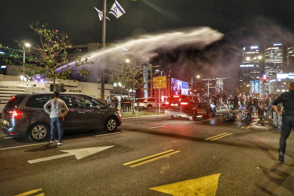 המכת"זית מופעלת נגד המפגינים בתל אביב (צילום: דנה קופל) מחאה בתל אביב