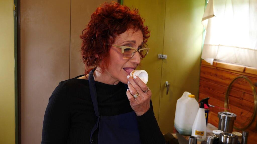 ליה ברו, אמנית שיוצרת מוצרים יומיומיים ממלח בישול