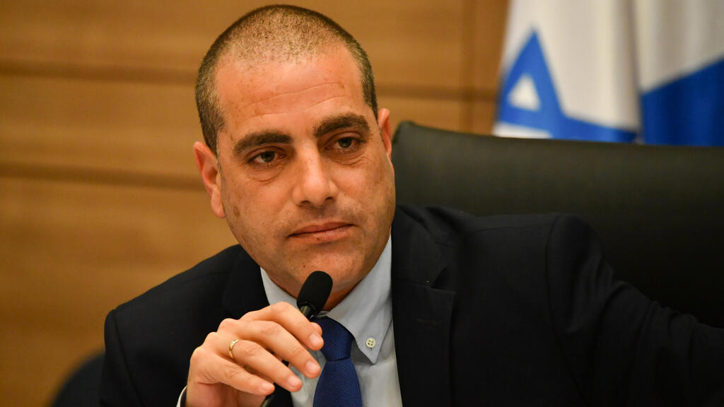 יו"ר הקואליציה אופיר כץ. טען שאחד המפגינים ירק לעברו ואיים עליו, ושהוגשה תלונה במשטרה (צילום: יואב דודקביץ') הוועדה המיוחדת לתיקונים לחוק היסוד הממשלה
