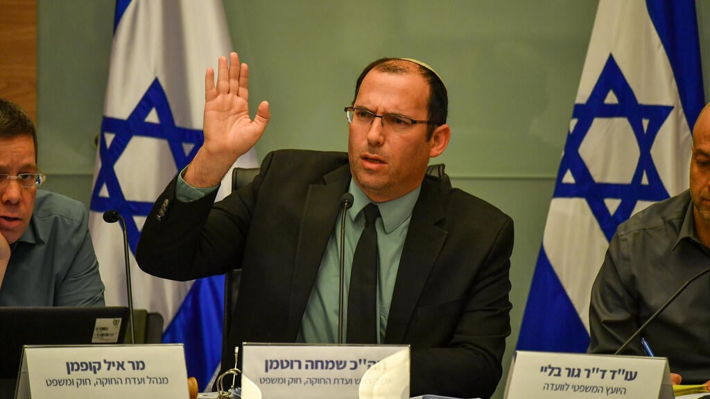 רוטמן עצר את הדיונים, והבהיר כי הם יחודשו בבוקר (צילום: יואב דודקביץ') ועדת החוקה, חוק ומשפט
