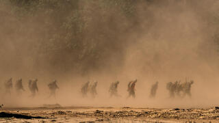 חיילים באימון בזמן סופת אבק