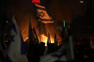Protests break out following the sacking of defense minister Yoav Galant by Netanyahu 