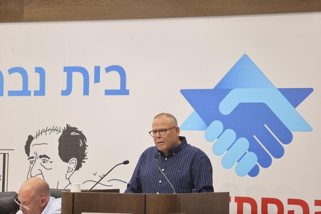 יו"ר ההסתדרות בר דוד. במסלול התנגשות עם נתניהו (צילום: מוטי קמחי) ארנון בר דוד במסיבת עיתונאים נגד החקיקה של המהפכה המשפטית
