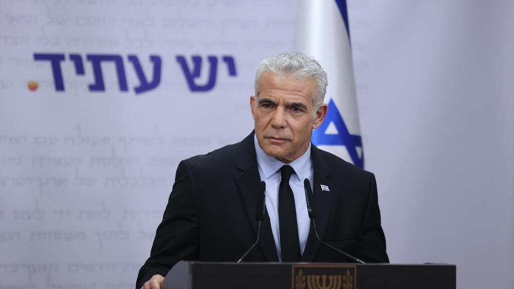 "בהידברות אמיתית נוכל לצאת מנקודת השבר הזו חזקים". לפיד ( צילום: אלכס קולומויסקי ) יאיר לפיד