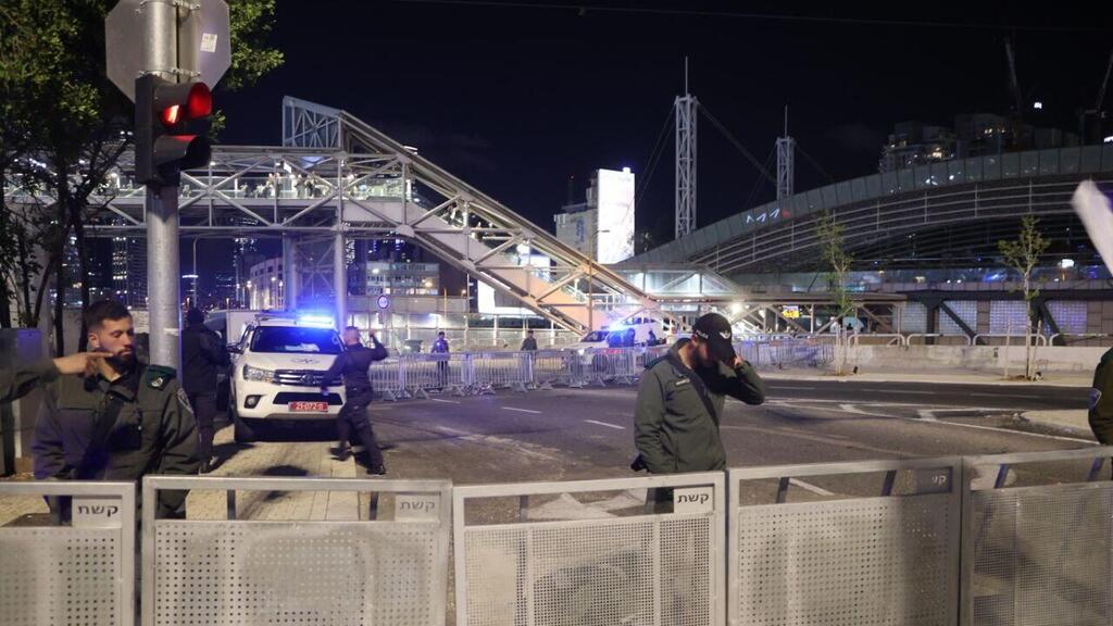 צילום: מוטי קמחי מפגינים בעד ההפיכה המשפטית חוסמים את צומת עזריאלי, תל אביב