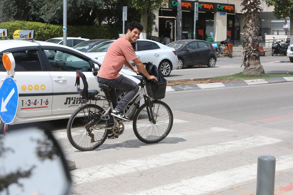 תוך כדי תנועה (צילום: מוטי לבטון) פפראצי