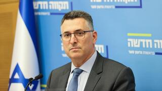 גדעון סער