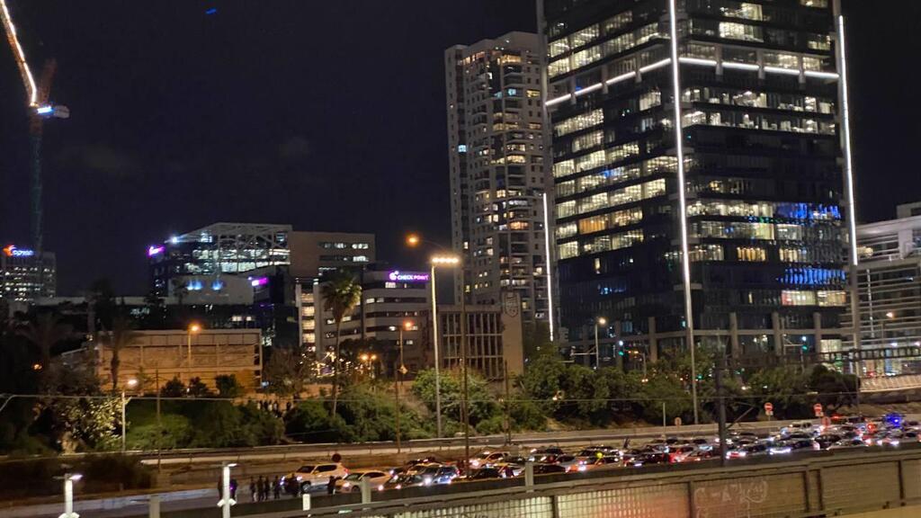 איילון דרום ממחלף השלום (צילום: אדם קוטב ) איילון דרום ממחלף השלום