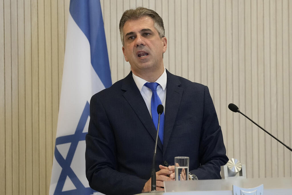 אלי כהן: "המשימה שלי - עוד 3 שגרירות בירושלים עד סוף השנה" (צילום: AP) שר החוץ אלי כהן