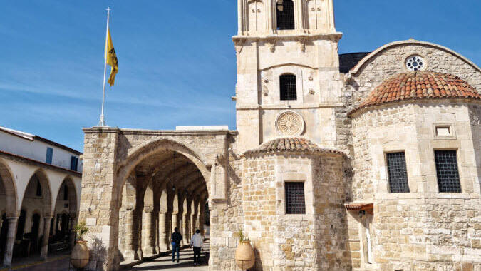 הכנסייה בלרנקה (סנט לזרוס) ואינדיגו