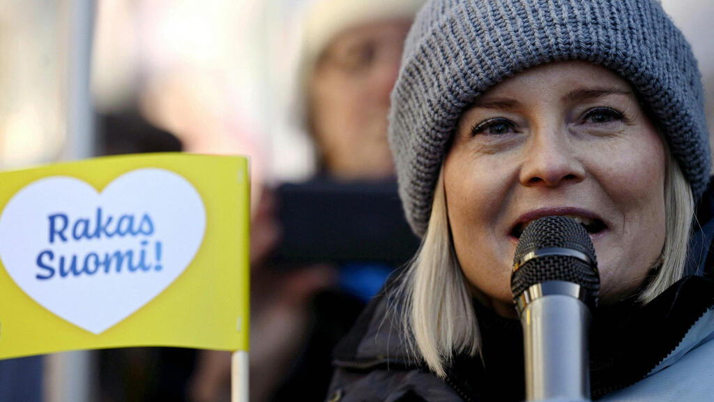 פינלנד בחירות ריקה פורה מנהיגת מפלגת הפינים ימין קיצוני