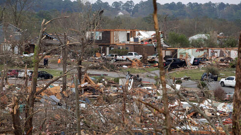 At least 26 dead after tornadoes rake U.S. Midwest, South - Vimarsana News