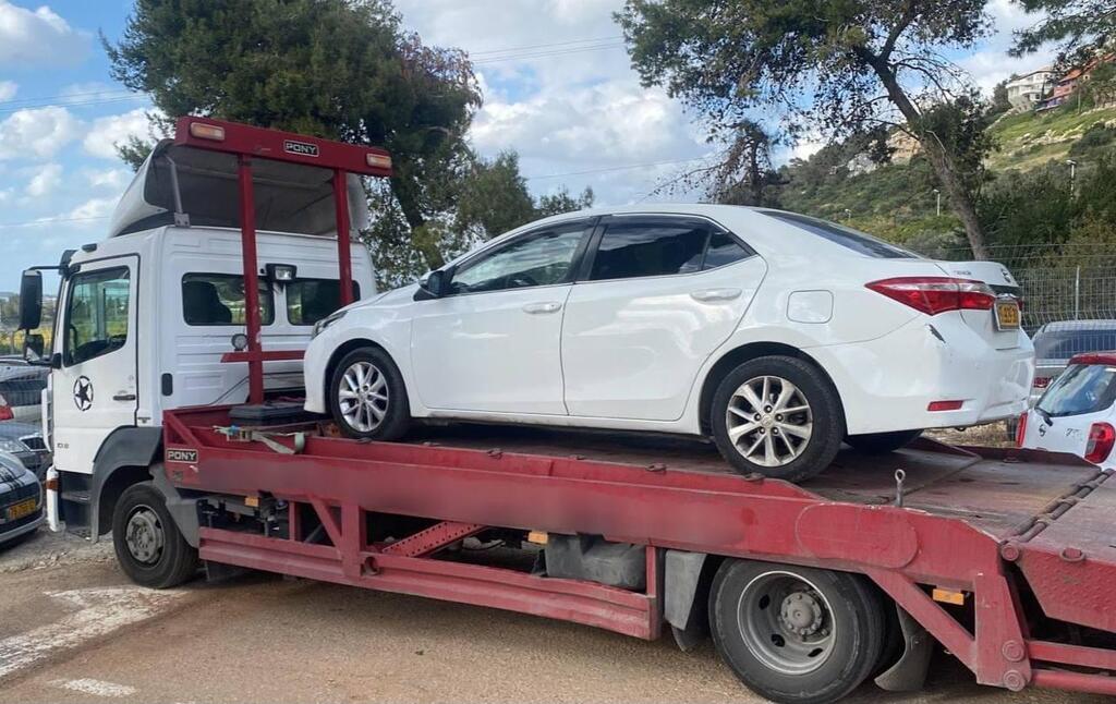 נסע לעבודות שירות בזמן שהוא פסול לנהיגה ונעצר. רכבו של הנהג (צילום: דוברות המשטרה ) הרכב של הנהג
