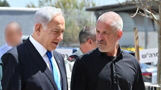 ראש הממשלה בנימין נתניהו עם ראש ה שב"כ רונן בר הרמת כוסית לרכל חג הפסח