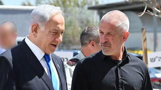 ראש הממשלה בנימין נתניהו עם ראש ה שב"כ רונן בר הרמת כוסית לרכל חג הפסח