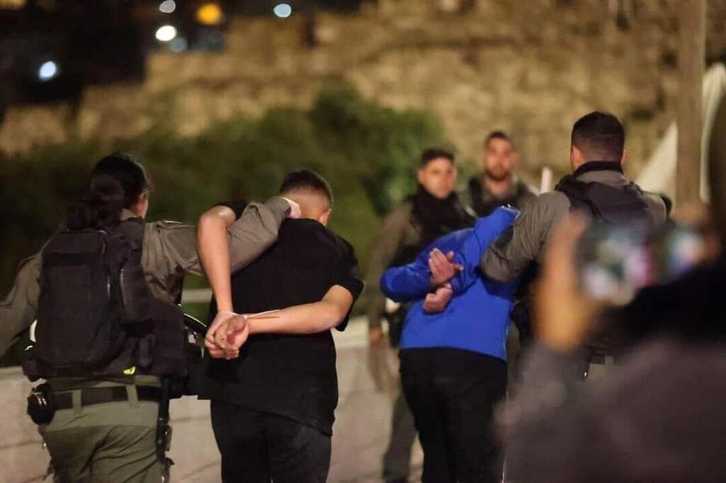 עצורים ממסגד אל-אקצא עצורים בהר הבית באל-אקצא