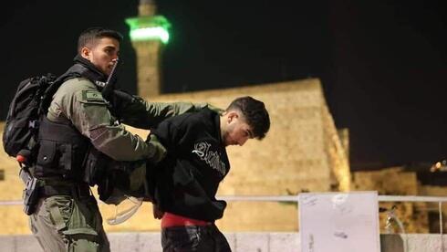 Israeli police clash with worshipers on Temple Mount - Vimarsana News