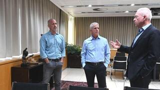 יואב גלנט בהערכת מצב עם בכירי מערכת הביטחון