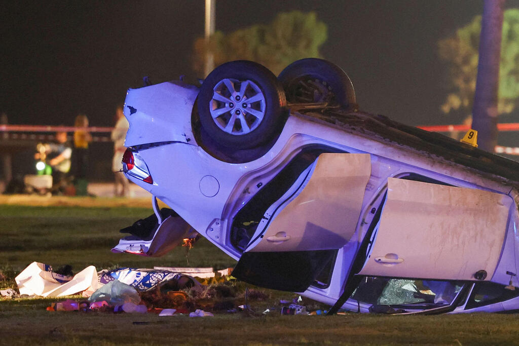 הרכב של המחבל, שנורה למוות (צילום: AFP) פיגוע בטיילת תל אביב